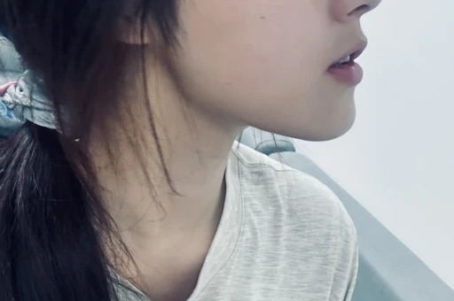 继辛巴之后李佳琦也哽咽宣布暂退直播背后真相藏不住了